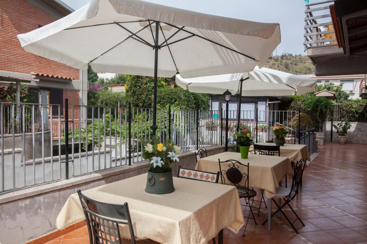 B&B Villa Carmen SantʼAlessio Siculo エクステリア 写真
